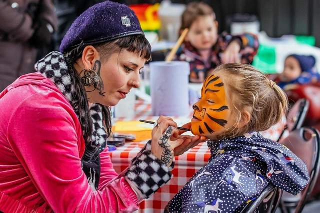 Facepainting Leeds Facepainter in Leeds